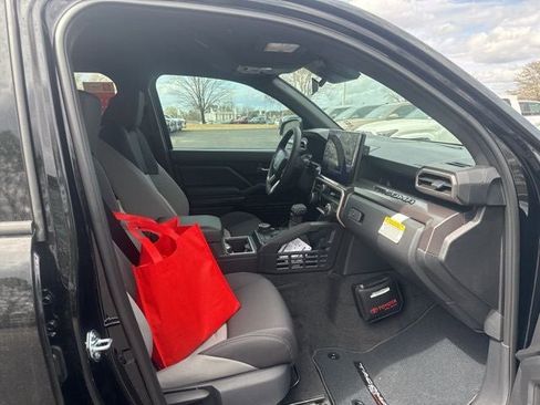 New 2026 Toyota Tacoma TRD Off-Road AWD/4WD image 13