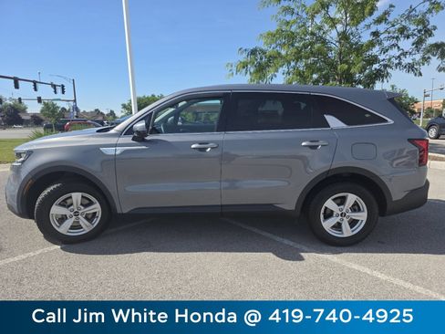 Used 2022 Kia Sorento LX FWD image 13
