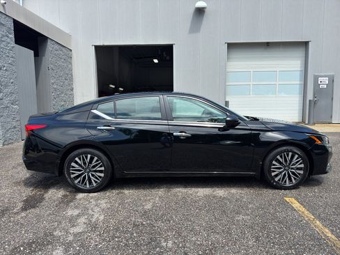 New 2025 Nissan Altima 2.5 SV image 2