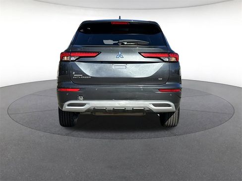 Used 2024 Mitsubishi Outlander SE image 4