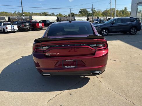 Used 2021 Dodge Charger SXT w/ Driver Convenience Group image 4