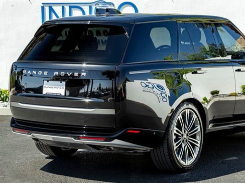 Certified 2025 Land Rover Range Rover SE AWD/4WD image 7