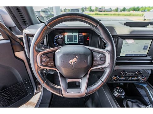 Used 2022 Ford Bronco Black Diamond image 10