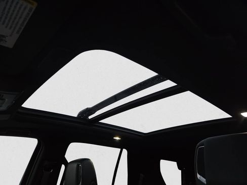 Certified 2022 Cadillac Escalade Sport image 19