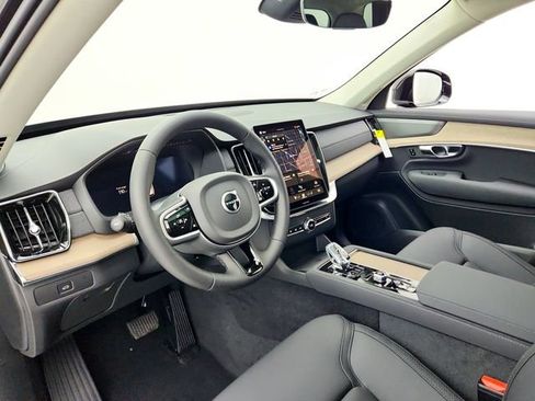 New 2026 Volvo XC90 B6 Plus w/ Protection Package Premier image 20