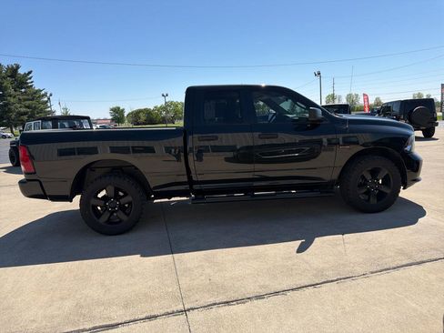 Used 2017 RAM 1500 Express w/ Black Ram 1500 Express Group AWD/4WD image 6