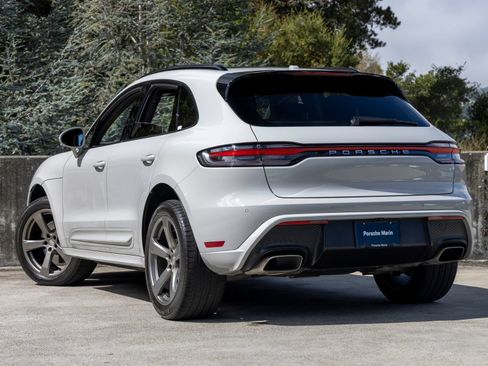 Certified 2025 Porsche Macan AWD/4WD image 3