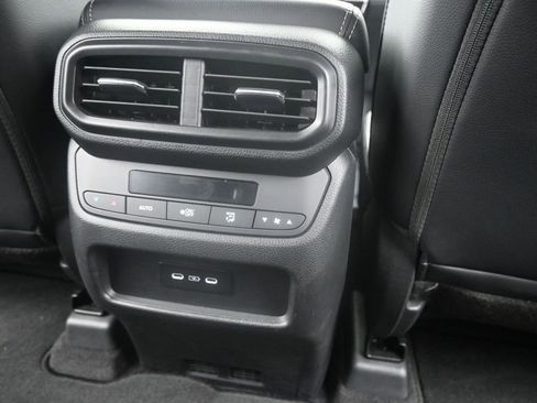 Used 2025 Honda Pilot EX-L image 16