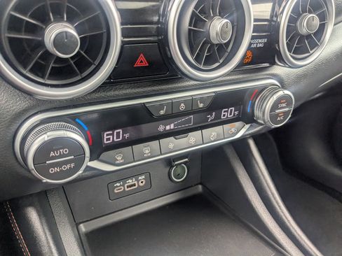 Used 2021 Nissan Sentra SR w/ SR Premium Package FWD image 18