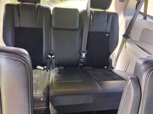 Used 2018 Dodge Grand Caravan SXT FWD image 15