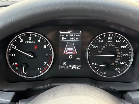 Used 2025 Subaru Crosstrek 2.0i Premium image 24