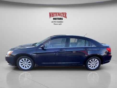 Used 2014 Chrysler 200 Touring image 3