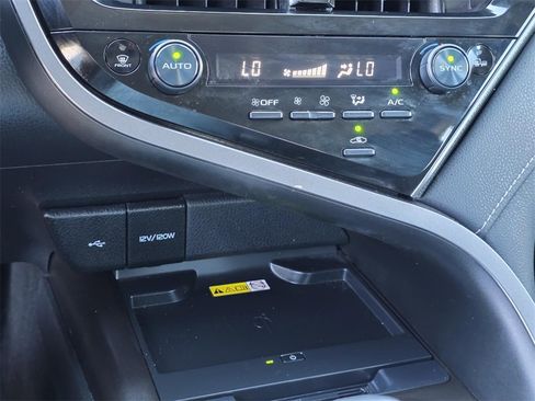 Used 2023 Toyota Camry XSE image 17