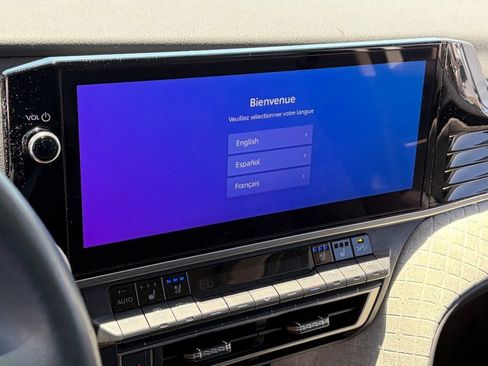 Used 2025 Toyota Camry XLE w/ Premium Package FWD image 9