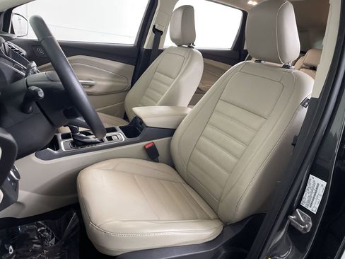 Used 2019 Ford Escape Titanium AWD/4WD image 12