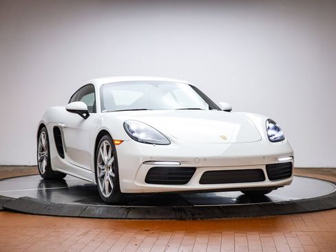Used 2025 Porsche 718 Cayman image 14