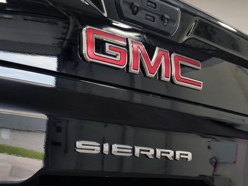 Used 2024 GMC Sierra 2500 SLT AWD/4WD image 9