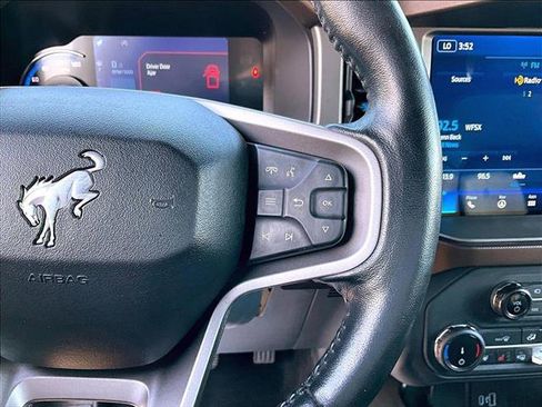 Used 2022 Ford Bronco Outer Banks image 19