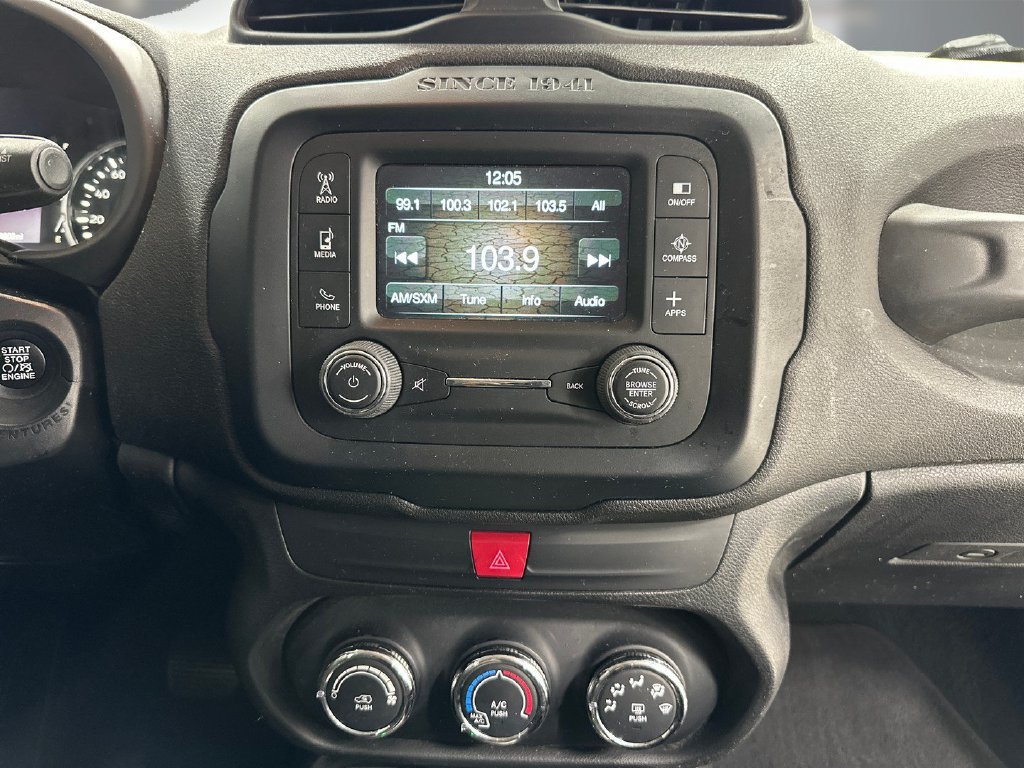 Used 2016 Jeep Renegade Latitude FWD image 19