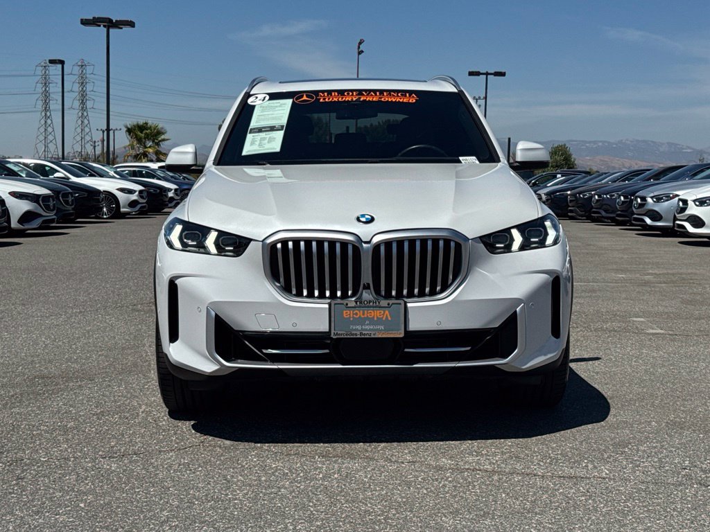 Used 2024 BMW X5 xDrive40i w/ Executive Package AWD/4WD image 3