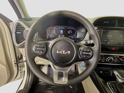 Used 2024 Kia Soul LX FWD image 13