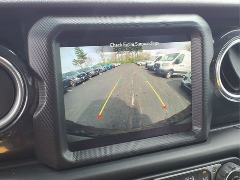 Used 2023 Jeep Wrangler Unlimited Rubicon 392 w/ Dual Top Group AWD/4WD image 9