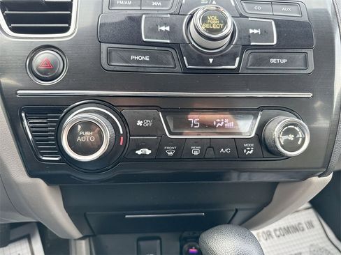 Used 2013 Honda Civic Hybrid Sedan image 16