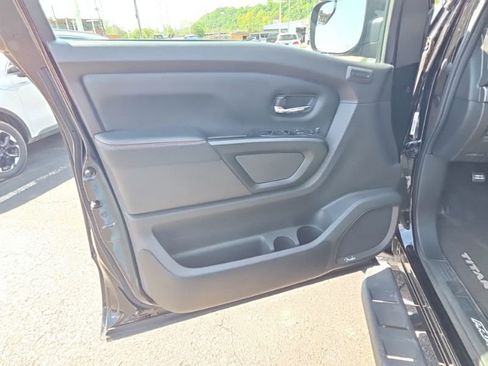 Used 2023 Nissan Titan PRO-4X w/ Pro-4x Convenience Package AWD/4WD image 25