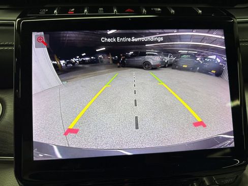 Used 2022 Jeep Grand Cherokee Overland w/ Luxury Tech Group IV AWD/4WD image 29