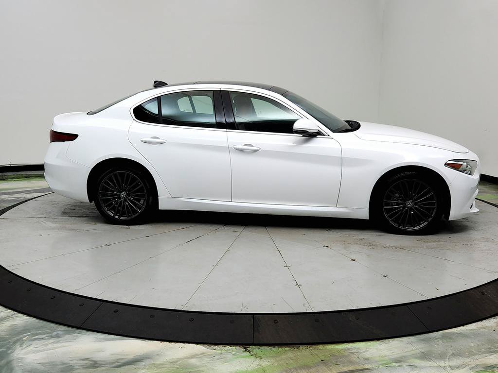 Used 2018 Alfa Romeo Giulia Ti w/ Quick Order Package 22X Lusso AWD/4WD image 4