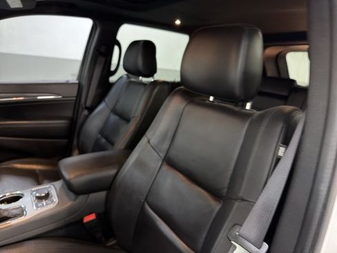 Used 2022 Jeep Grand Cherokee Limited AWD/4WD image 5