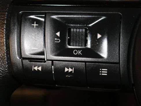 Used 2021 Nissan Rogue S FWD image 42