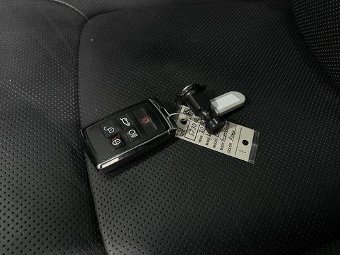 Used 2019 Land Rover Range Rover Supercharged AWD/4WD image 37