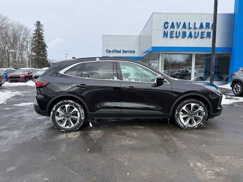 Used 2025 Ford Escape Platinum image 4