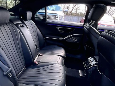 Used 2023 Mercedes-Benz S 500 4MATIC w/ AMG Line image 19
