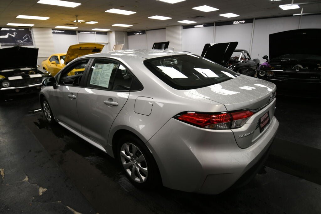 Certified 2025 Toyota Corolla LE FWD image 6