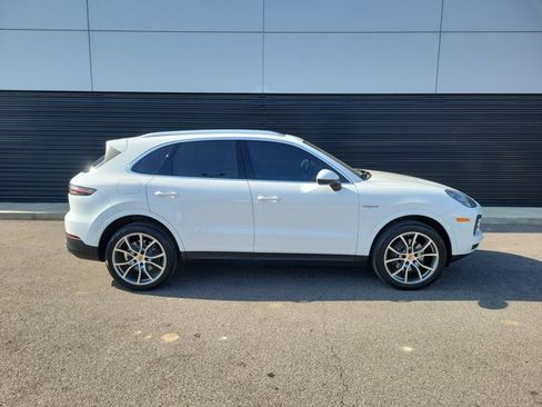 Certified 2022 Porsche Cayenne S AWD/4WD image 8