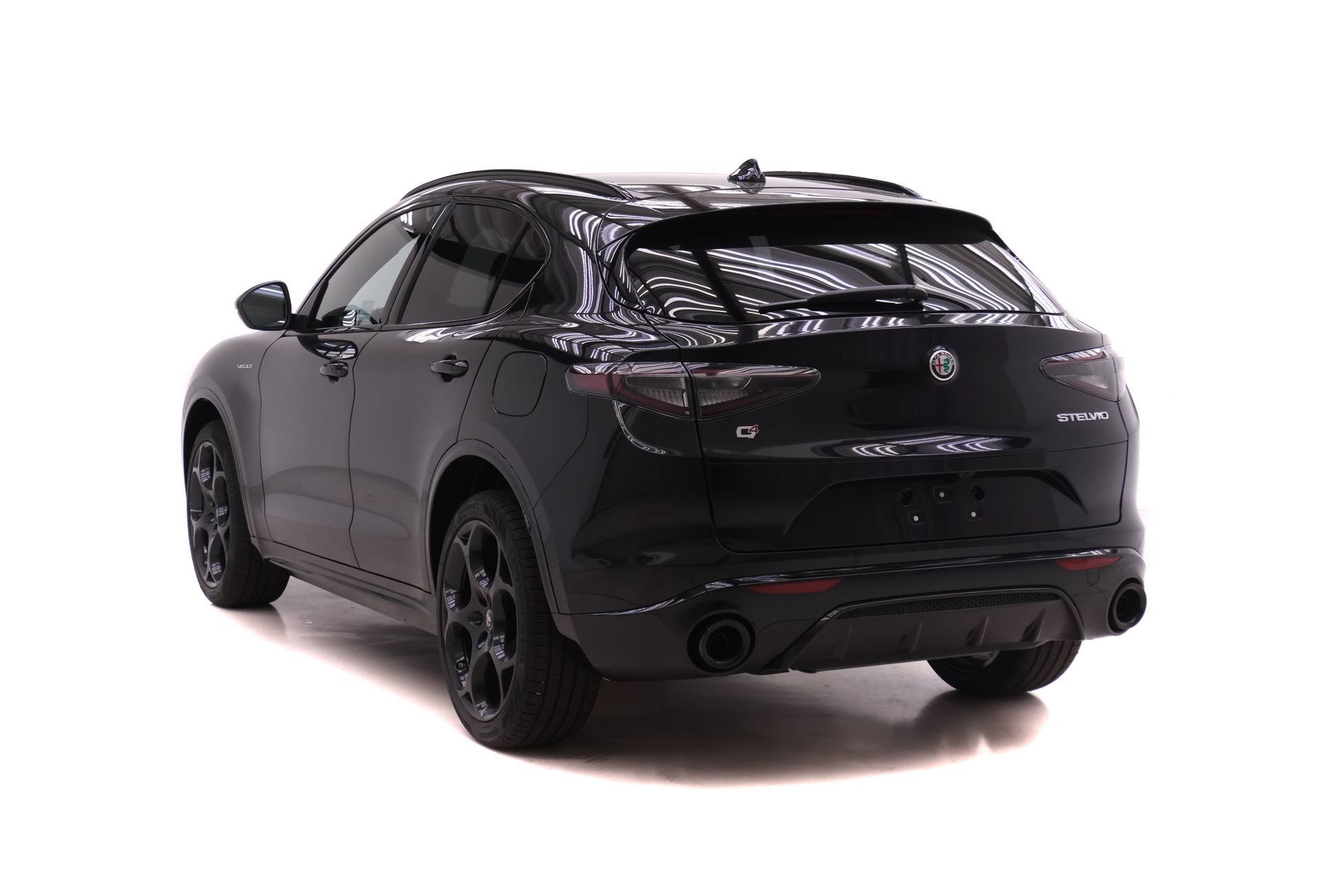 New 2026 Alfa Romeo Stelvio Sprint AWD/4WD image 5