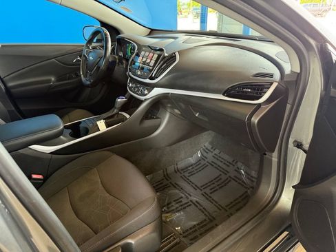 Used 2017 Chevrolet Volt LT FWD image 10