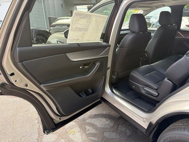 Used 2026 MAZDA CX-90 3.3 Turbo w/ Preferred Package AWD/4WD image 11