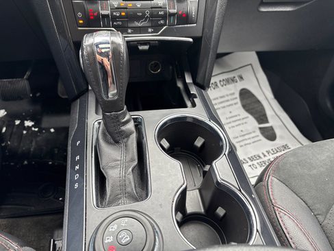 Used 2018 Ford Explorer XLT w/ Equipment Group 202A image 19