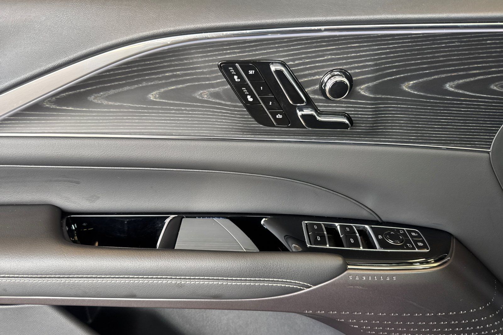 Certified 2024 Cadillac Lyriq Luxury RWD image 10