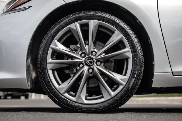 Used 2019 Lexus ES 350 F Sport w/ Accessory Package 2 FWD image 18