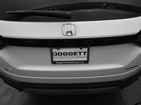 Certified 2025 Honda Pilot Touring image 14