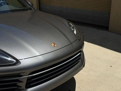 Used 2019 Porsche Cayenne AWD/4WD image 5