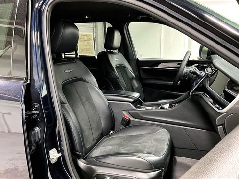 Used 2024 Jeep Grand Cherokee Trailhawk image 10