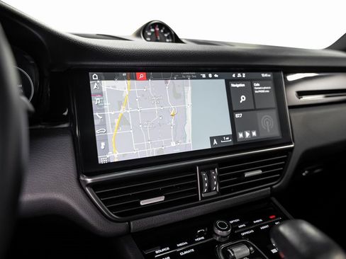 Used 2021 Porsche Cayenne Coupe image 46