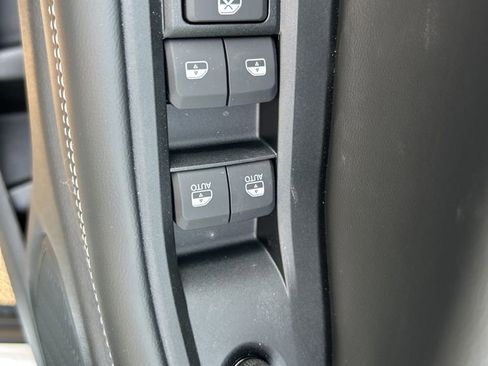 New 2026 Jeep Grand Cherokee Altitude image 19