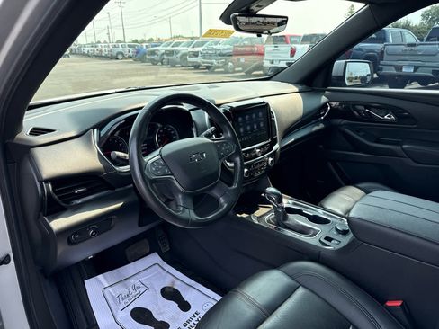 Certified 2022 Chevrolet Traverse RS FWD image 13
