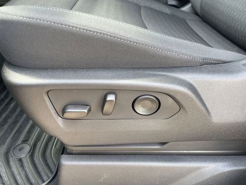 Used 2025 Chevrolet Silverado 1500 Custom image 36